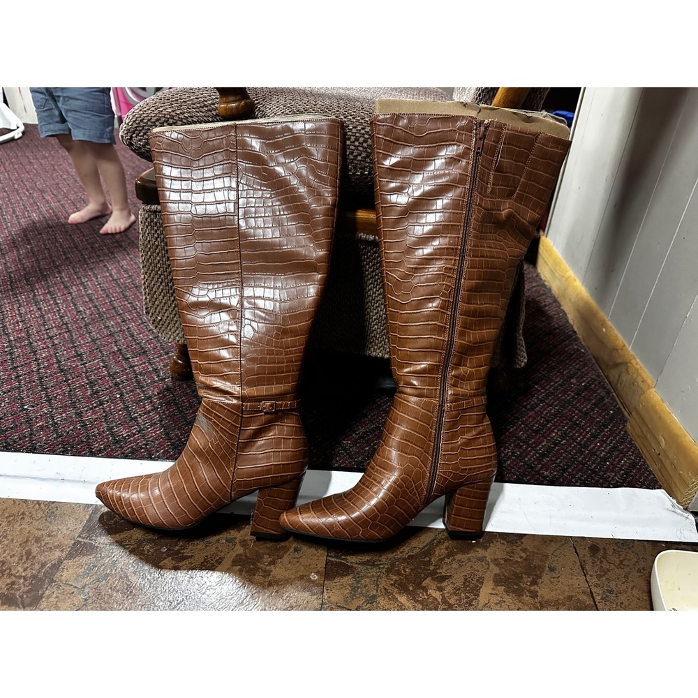 LifeStride Brown Croc Embossed Wide Calf Knee High Boots Pointed Toe Size 9W WC
